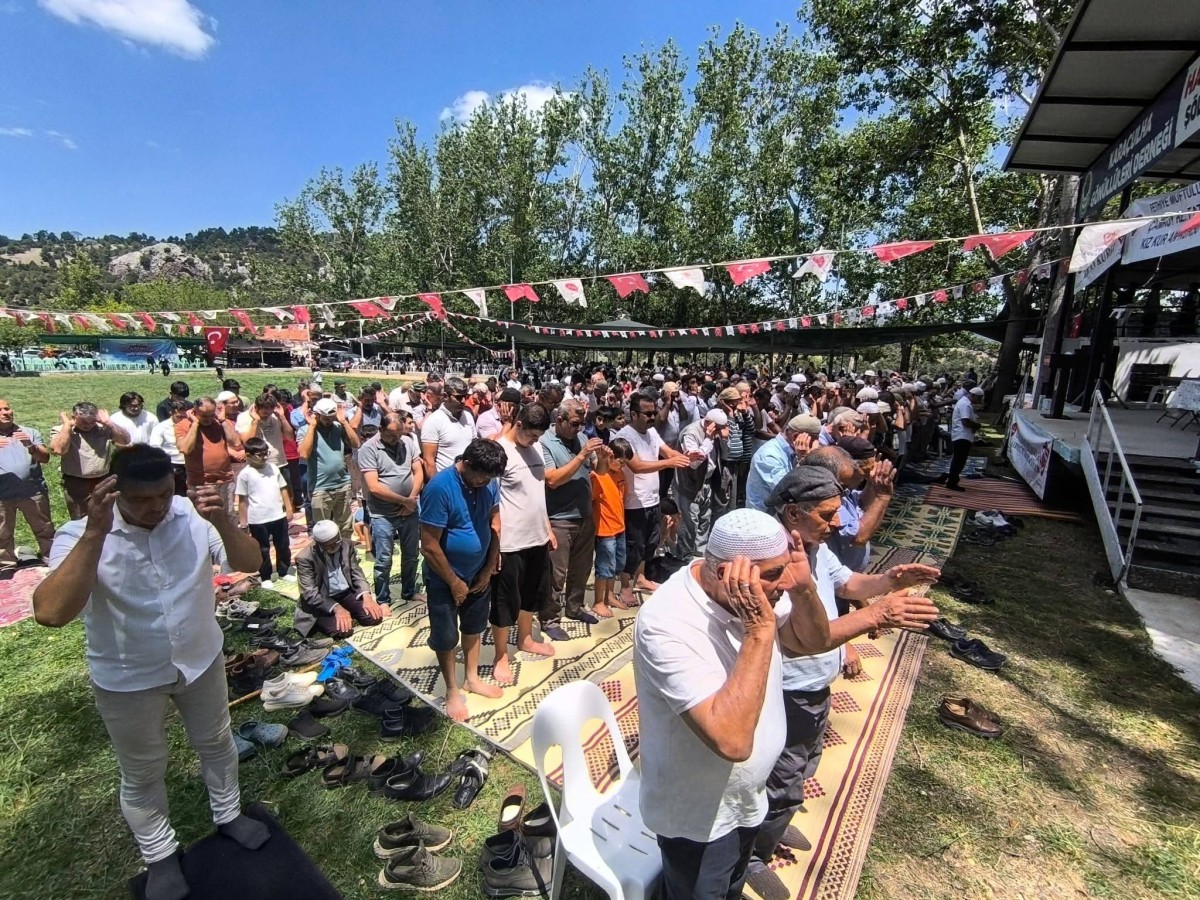 6. Geleneksel Hafızlar Şenliği Yayla Karaçulha'da Düzenlendi