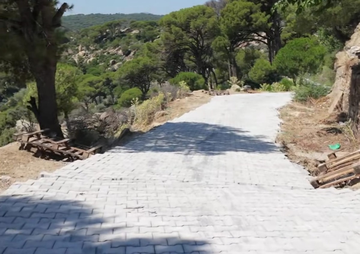 Turgutlar Mahallesi'nde Kilitli Parke Yol Çalışmaları Sürüyor